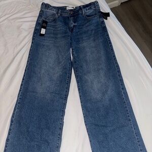 Fashion Nova Wide-Legged Jeans — Size 5 NWT, Medium Wash